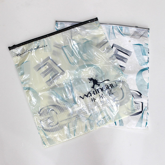 Zipper pocket